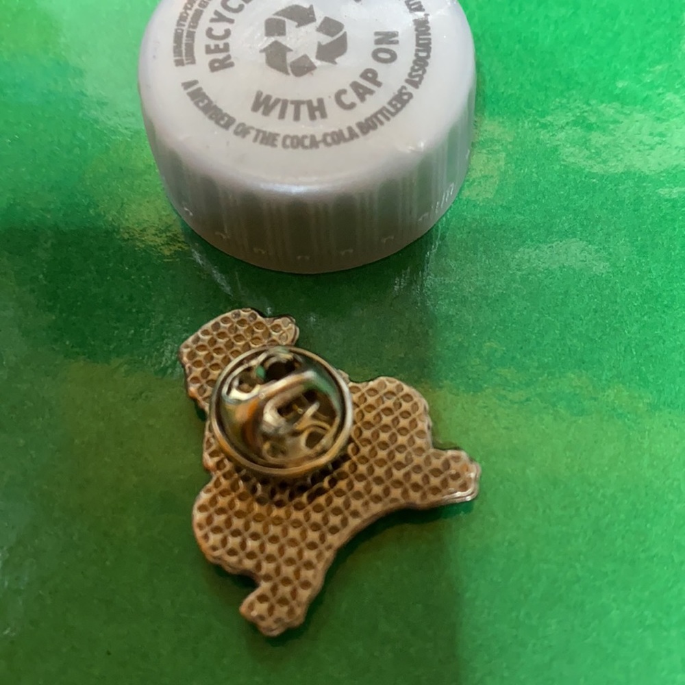 Bear ๐ป Pin - Picture 4 of 4